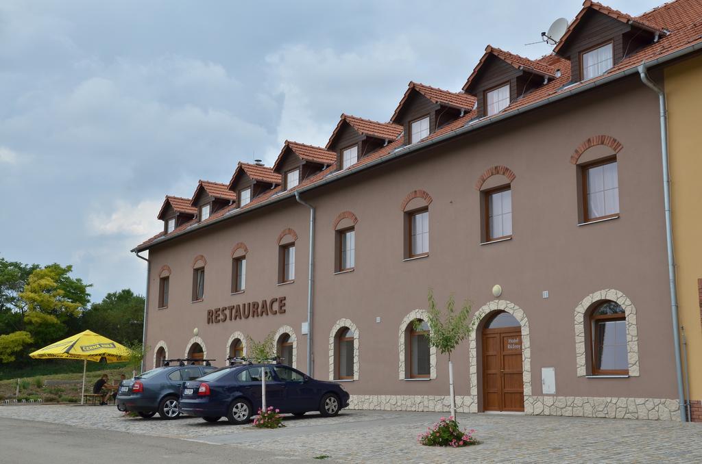 Hotel Ruzeny Hustopecze Zewnętrze zdjęcie