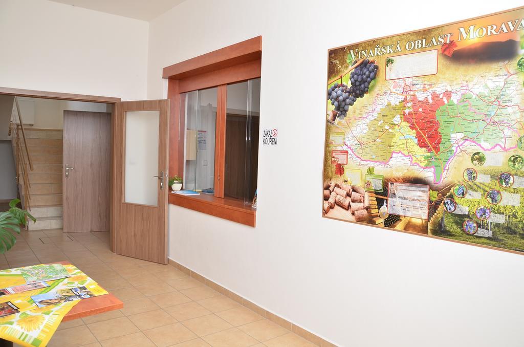 Hotel Ruzeny Hustopecze Zewnętrze zdjęcie