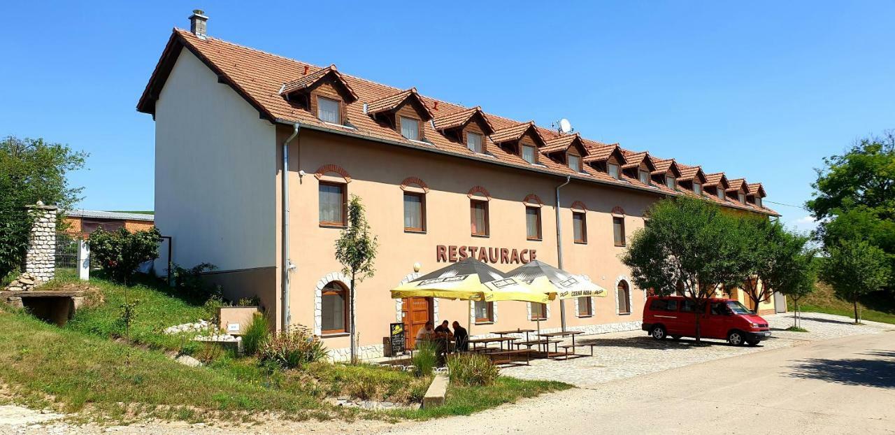 Hotel Ruzeny Hustopecze Zewnętrze zdjęcie